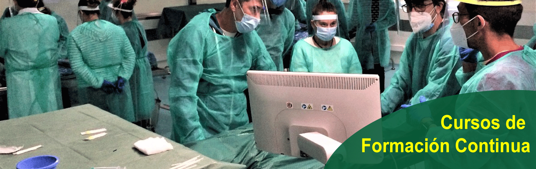 Alumnos de formación continua de fisioterapia en clase de ecografía